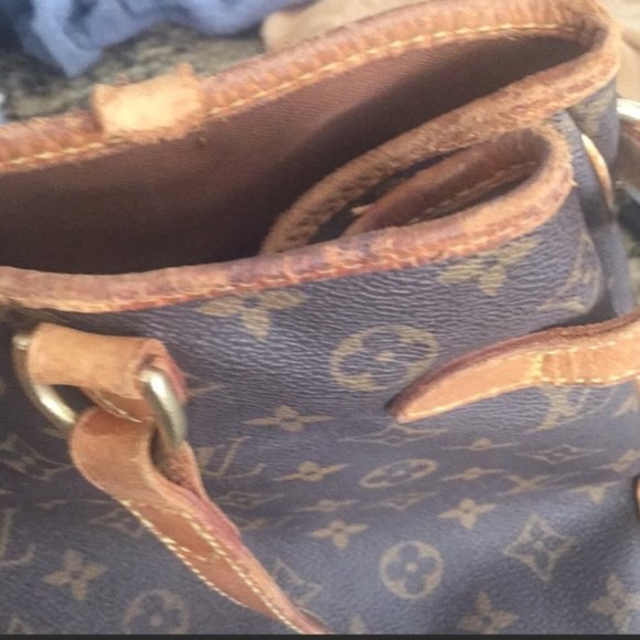 Louis Vuitton Bagtinolles - Picture 6 of 8